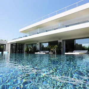 Miami 5*, Les Issambres Francia