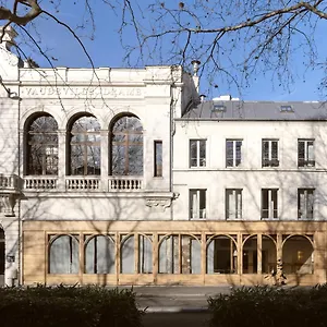 Elysee Montmartre Отель